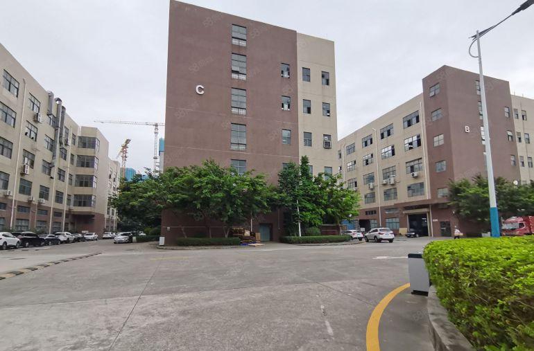 华南城地铁站附近现成装修红本厂房出租可分租空地大交通便利