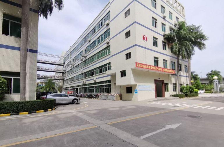 坂田地铁口一楼二楼各2000平厂房出租大小面积可分组现成装修