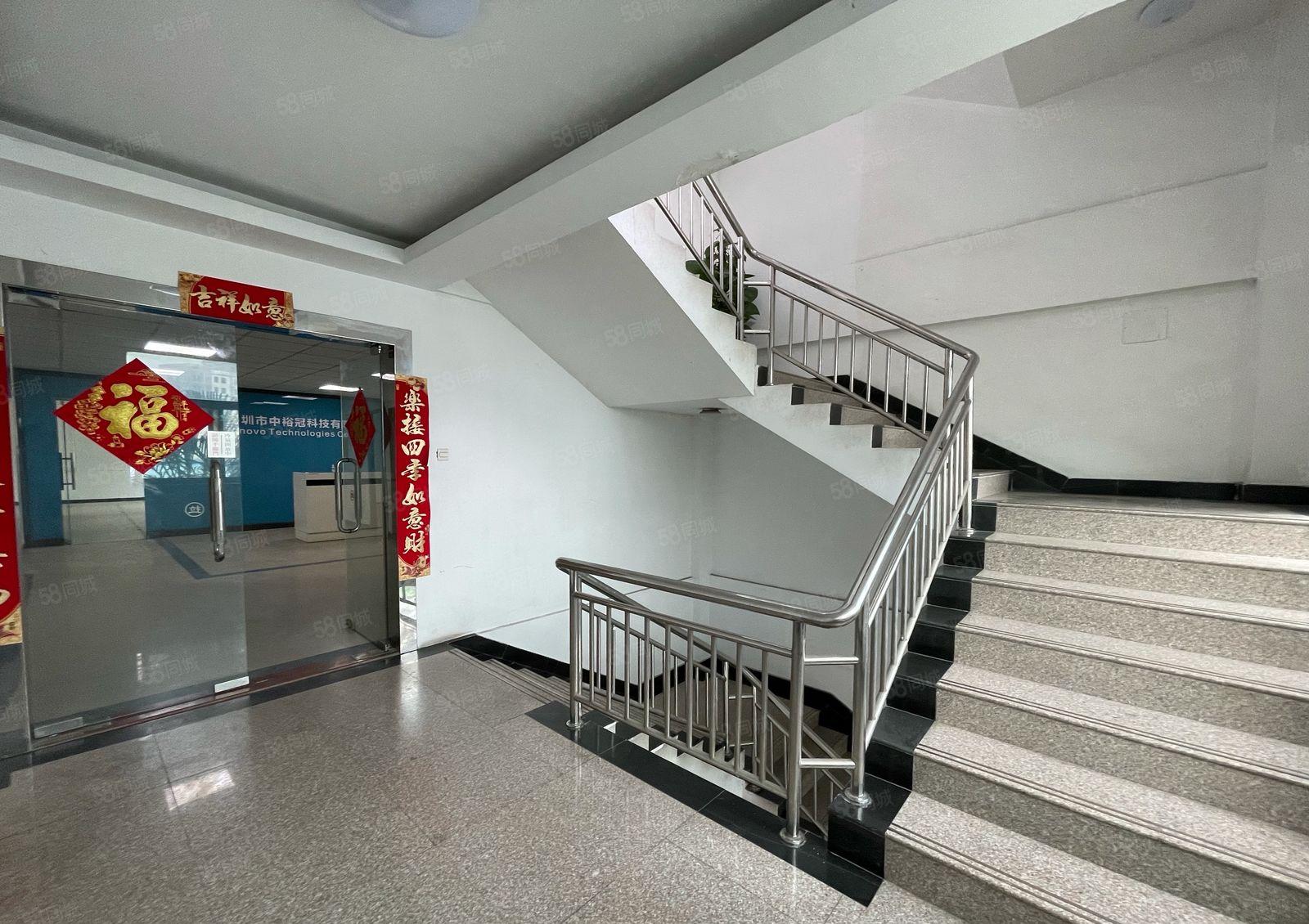 租金2字头！地铁口经典小整层680平米，适用于办公研发展厅