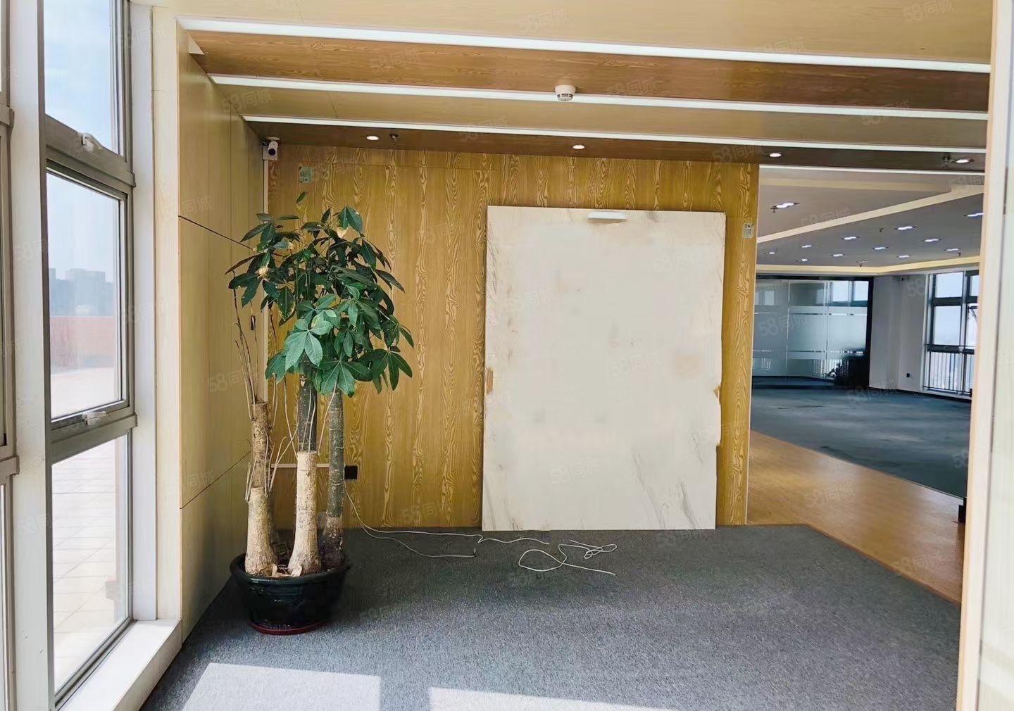 坂田双地铁口精装修办公室100平一1500平可分