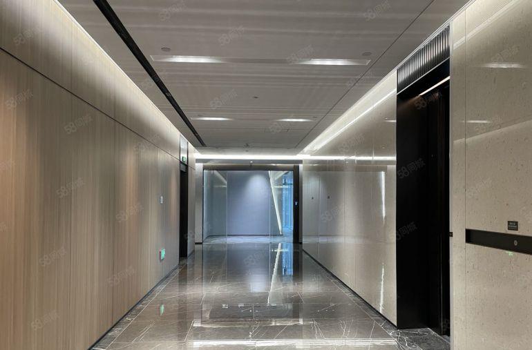 坂田地标甲级开发商直租340平办公室，精装朝南6加1格局！