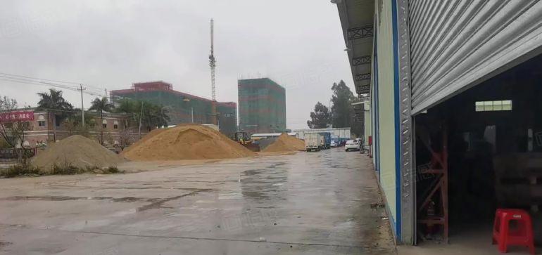 坪地中心村单一层钢构1000平无柱子实用率高可分租