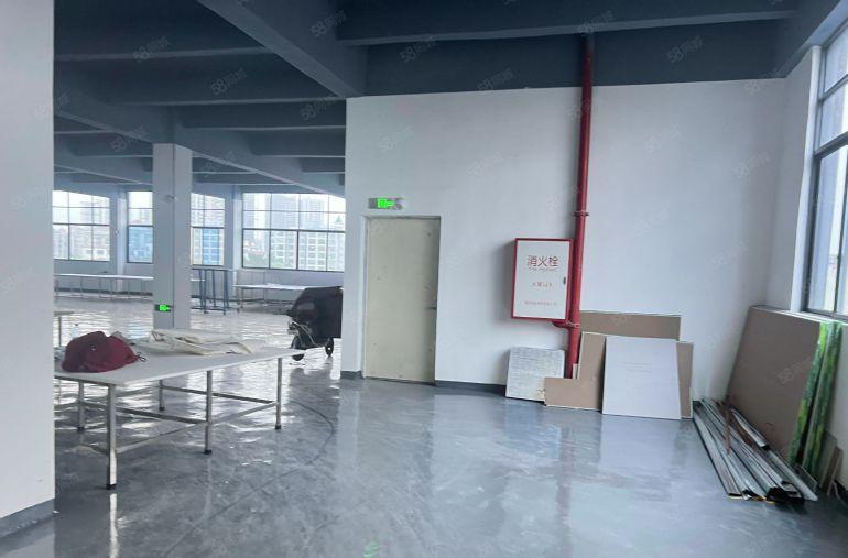 龙岗区南联地铁站附近3楼300平厂房低价出租带装修原房东