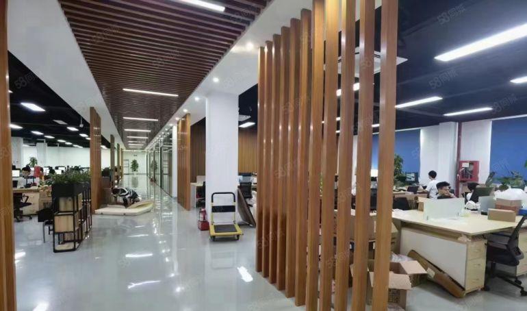 龙西社区带红本3楼2000平米精装修厂房出租 200平方起分