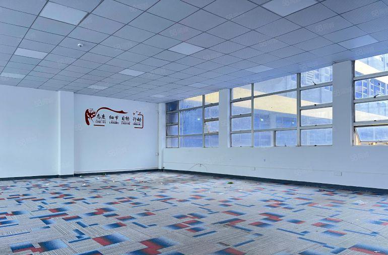 坂田北新出楼上单层面积1000平现成办公室仓库厂房低价出租