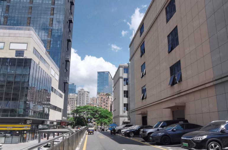 坂田，华为地铁站，800平可分租，精装修，水电齐全，厂房出租