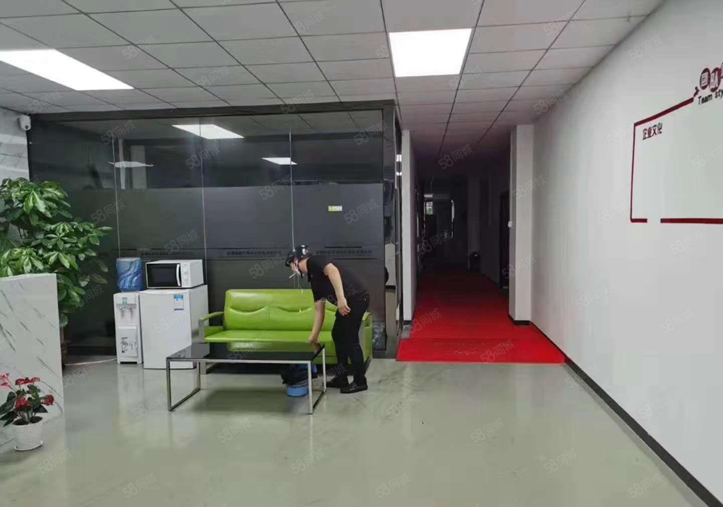 横岗地铁口精装修楼上850平全新地坪漆，带办公室拎包入住