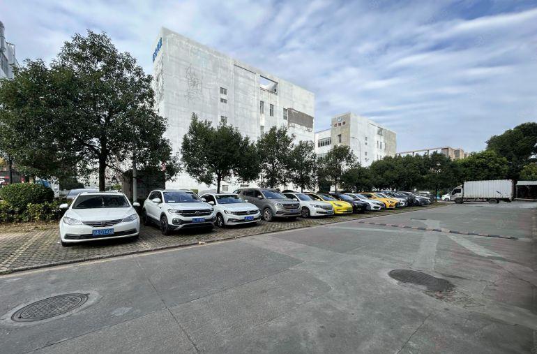 龙岗坪地坪东工业区楼上整层1000平厂房实际面积出租 可分租