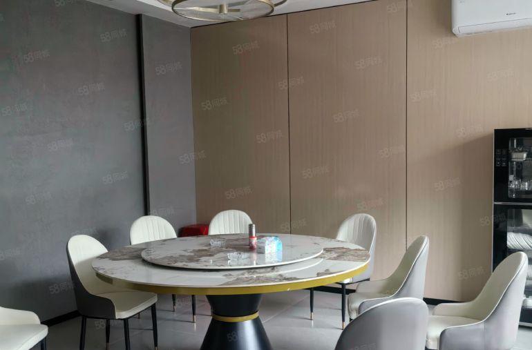 平湖已电改地铁口一楼1300平米厂房仓库出租可分租全新地坪漆