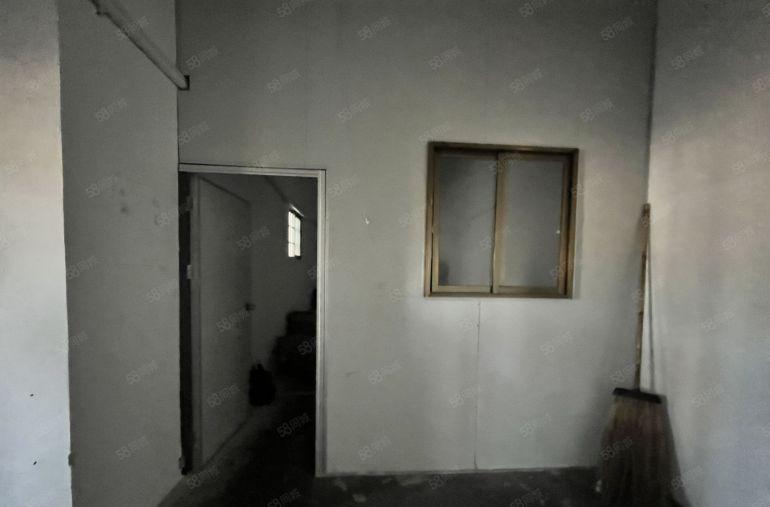 17元房东招租龙岗李朗一楼厂房出租100至800平送免租