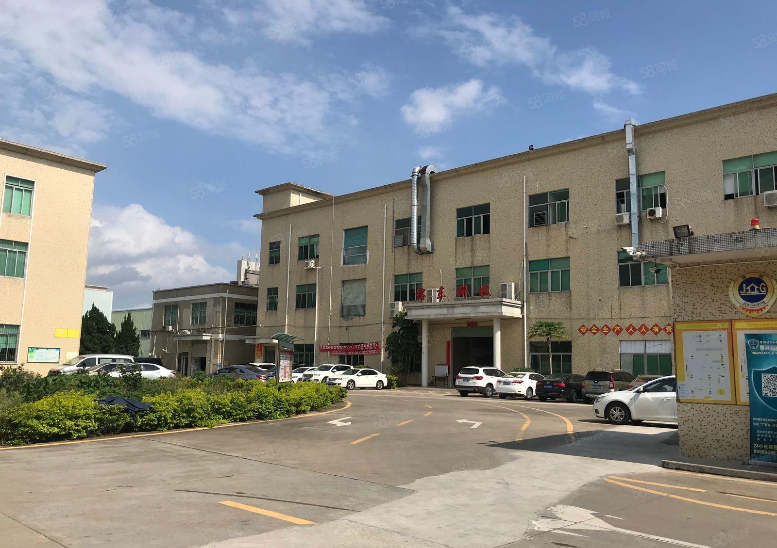 龙岗中心城地铁口300米带超大空地现成地坪漆精装修厂房出租