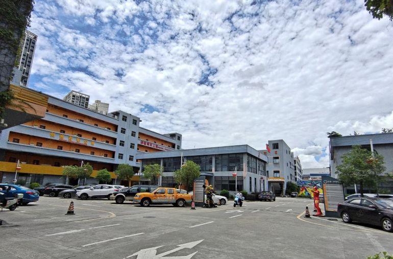 （带家具）龙岗地铁口新出400平精装修研发办公室仓库厂房