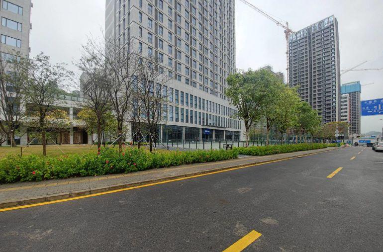 厂房招租免租6个月，单层面积1750平价格租28元可办公生产