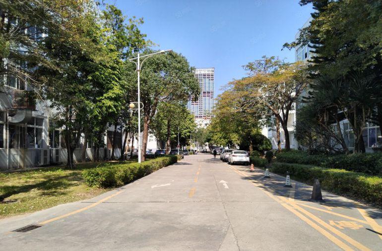 龙岗宝龙地铁口原房东工业园楼上500平带装修厂房出租 可分租