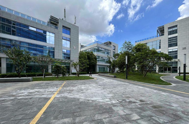 龙岗坂田地铁站旁2100平独栋带装修办公室出租 可分租