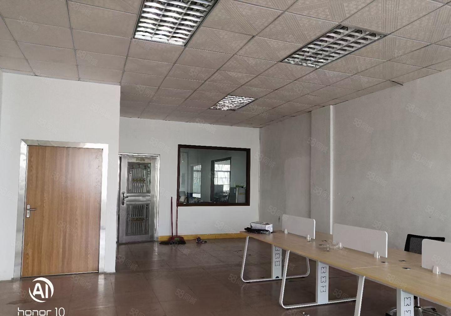 龙岗中心城爱联带装修一楼厂房450平方，可分租