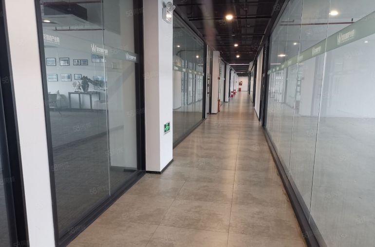 龙岗南联楼上1200平厂房出租报价20元送简单装修