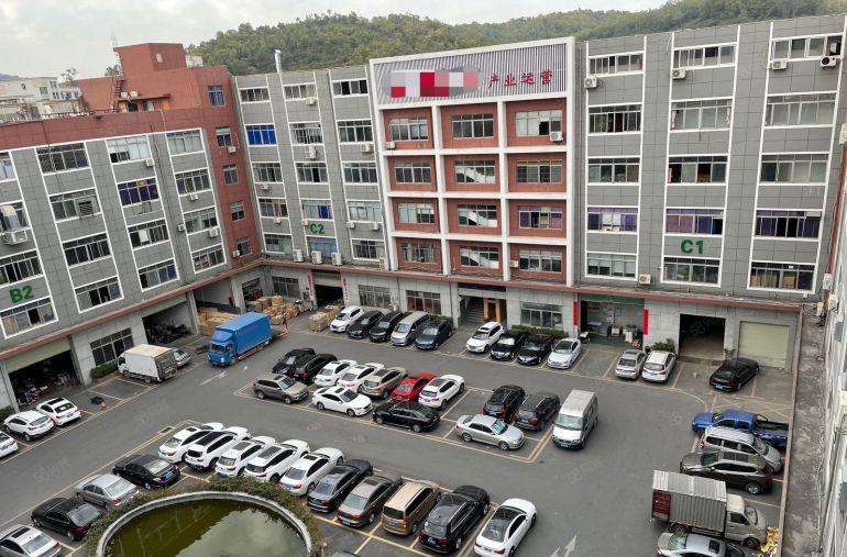 坪地中心村原房东工业区新空出一楼300平方带行车厂房出租