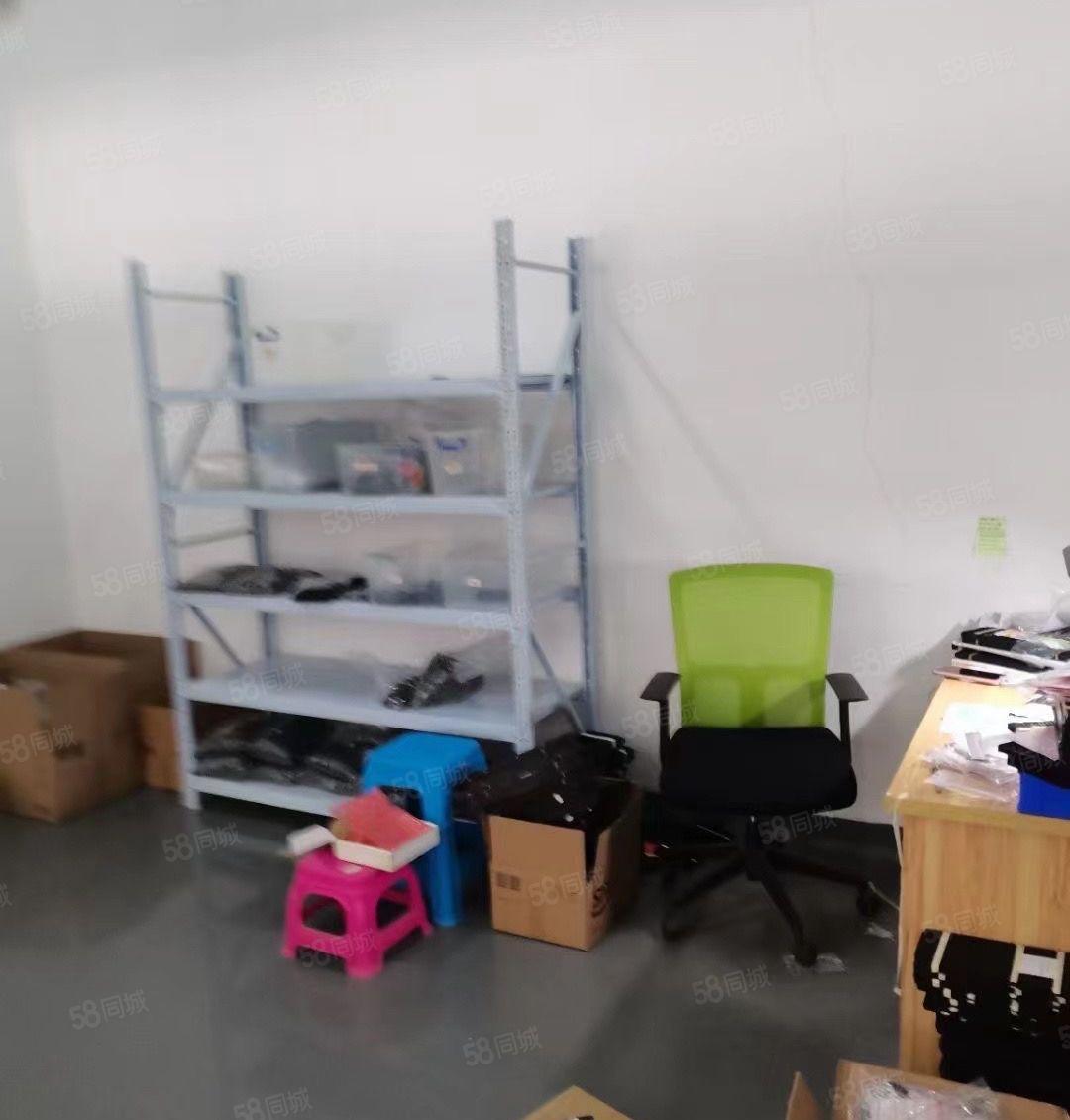 坂田华为地铁站工业园区新出带装修1150平方厂房，大车好进