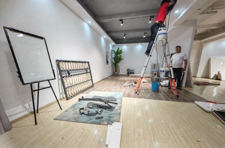 龙岗中心地铁900米现成豪装500平适合办公轻加工报价16