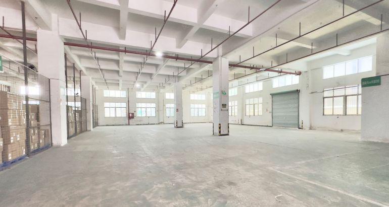 平湖华南城工业园一楼5米高1200平厂房仓库出租可分租空地大