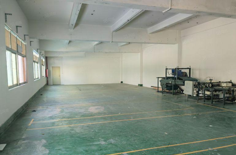 深圳龙岗区平湖新木村木古地铁口独栋厂房出租一楼面积300平方