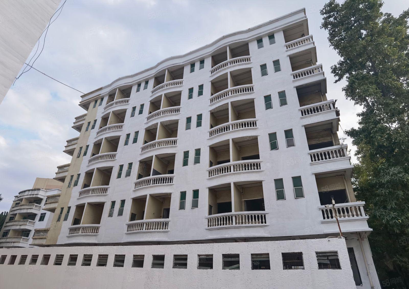 坂田雪象标准一楼3000平方，可以分租，租金46，6成使用率