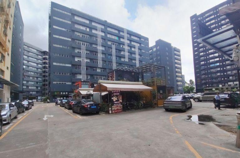 60平起租坂田地铁口附近电商园楼上精装修办公室仓库3000平