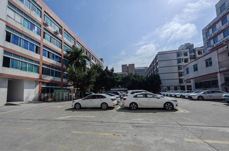 空地超大！龙岗爱联新空出一楼2000平方带现成完好的地坪漆