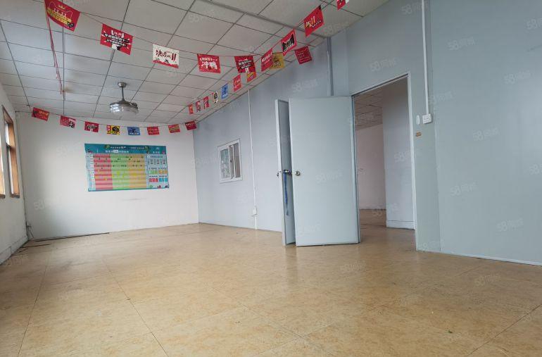 平湖双拥街独院厂房出租3000平方可分租