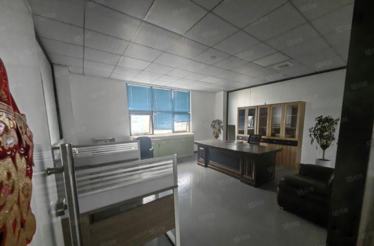 龙岗新生1300平精装修厂房出租仓库超大空地出租原房东