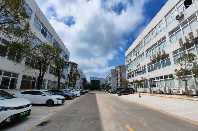 可分租，坂田上雪科技园2楼1000平精装修办公室仓库厂房出租