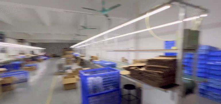 平湖辅城坳原房东实际面积厂房1200平方出租电子电商拎包入住