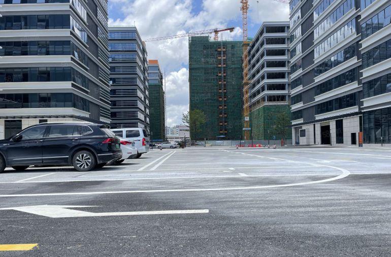 龙岗中心城地铁口旁2000平楼上精装修厂房仓库低价出租可分租