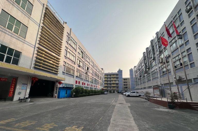 平湖华南城附近2百5百8百平厂房仓库出租分租带装修现成水电