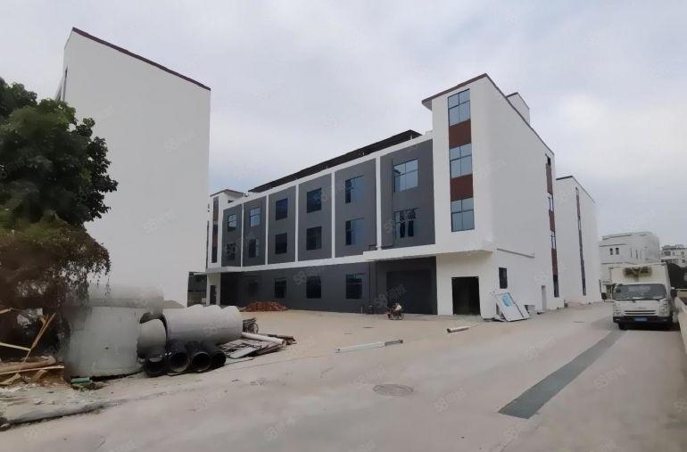 龙岗爱联地铁站附近1万平厂房招租进出9.6米货车(可分租）