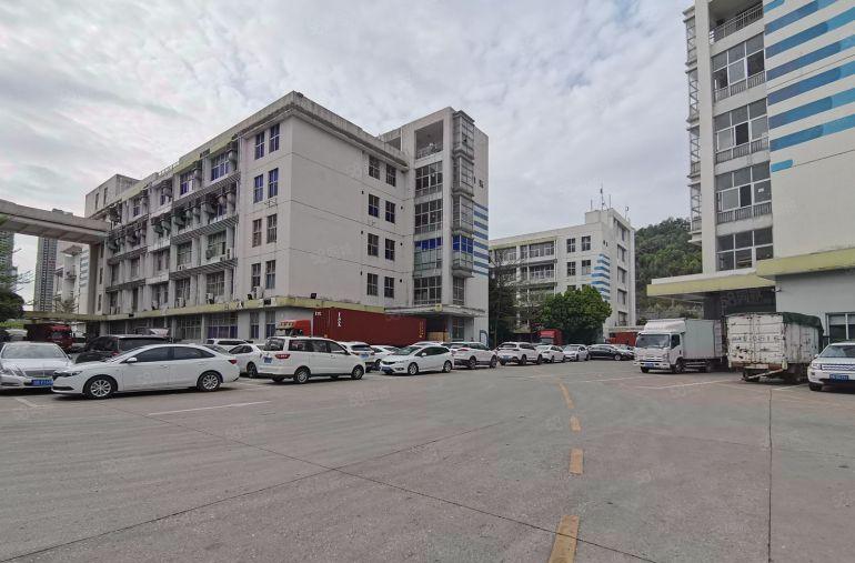 横岗六约地铁口1000至2000平方带装修厂房仓库出租分租