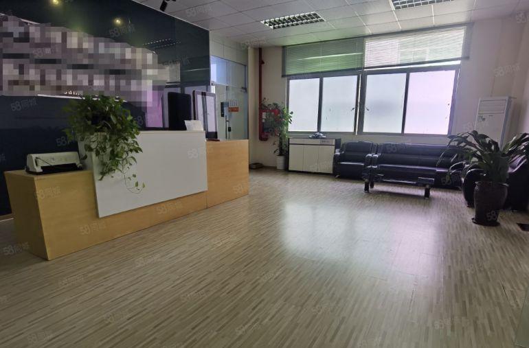 龙岗中心城地铁口厂房580至2000平方仓库出租带精装修车间