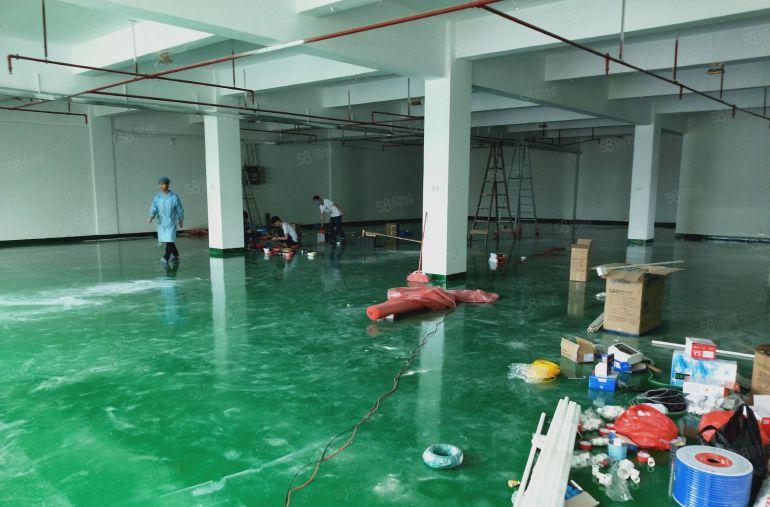 平湖辅城坳工业区新出三楼800平方带装修厂房招租