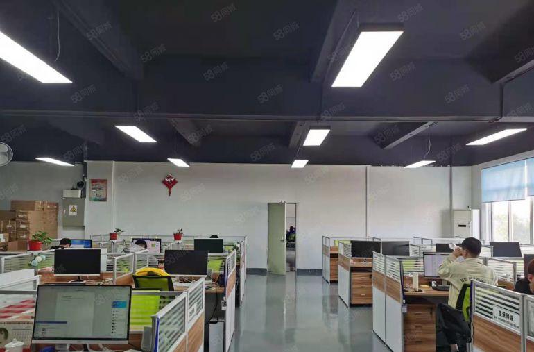 龙岗坂田地铁口电商园新出楼上1100平精装修办公室出租可分租