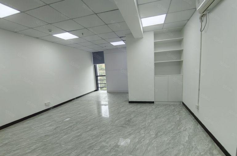 龙岗中心城南联地铁口精装修整层厂房200平起出租园区空地大