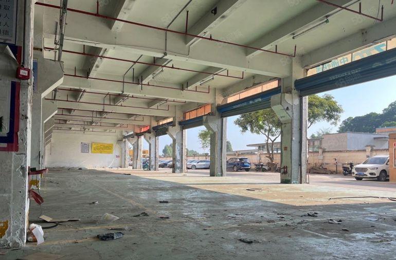 布吉丹竹头地铁一楼3800平楼上200平起仓库