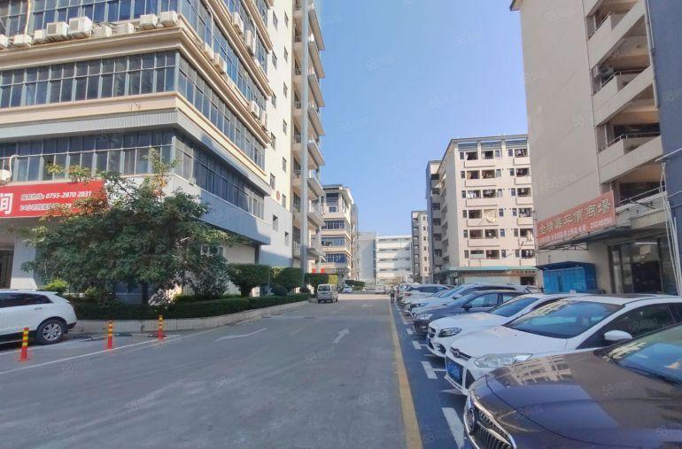 布吉李朗地铁口一楼2000平厂房出租可做钣金喷漆可环评车位多