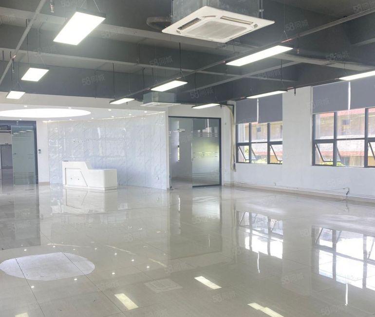 布吉上李朗地铁口带装修办公1000平水电齐全