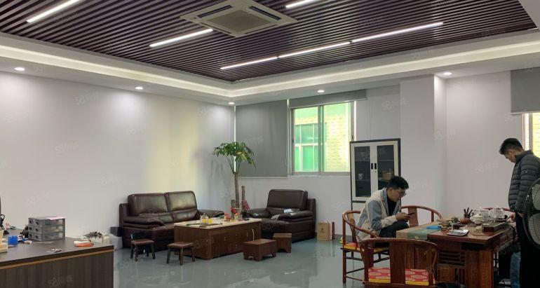 坂田地铁口旁独院工业园厂房出租一楼800平起租 带有装修