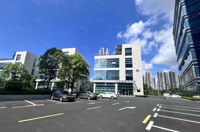 布吉石芽岭地铁口独栋厂房出租2000平，适合研发办公企业总部