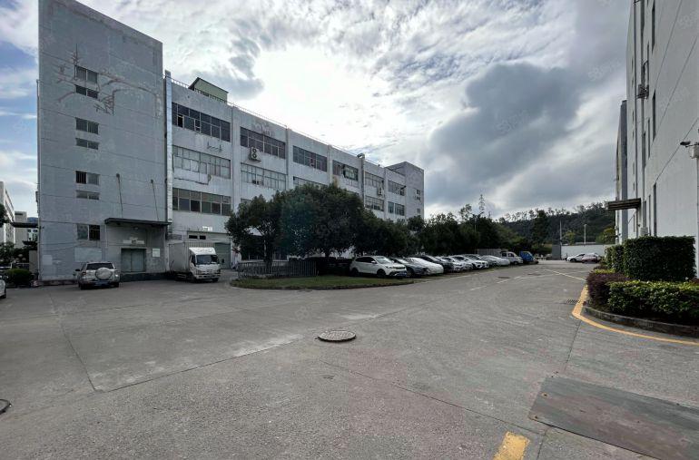 布吉丹竹头地铁站旁工业园楼上1000平带装修厂房出租 可分租