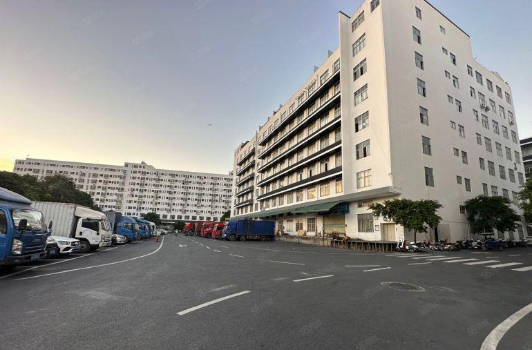 一楼高6米布吉地铁站旁大型园区8000平精装修重工业厂房出租