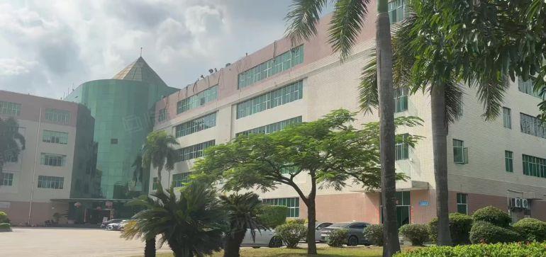 布吉花园式厂房楼上1000平带装修出租，可分租 两部3吨货梯