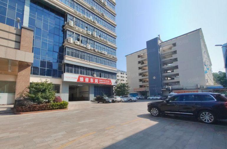 布吉李朗地铁口一楼2000平厂房出租可做钣金喷漆可环评车位多
